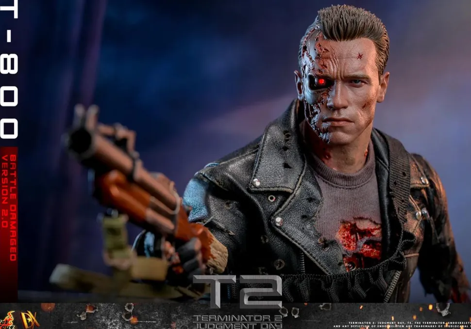 Terminator 2: Judgment Day - T-800 (Battle Damaged Version 2.0) 1/6th Scale Hot Toys Action Figure