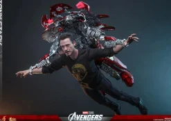 The Avengers - Tony Stark with Mark VII Suit 1/6th Scale Hot Toys Action Figure