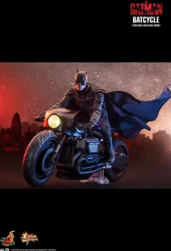 The Batman (2022) - Batcycle 1/6th Scale Hot Toys Action Figure Vehicle Accessory