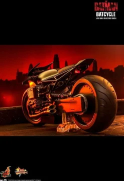 The Batman (2022) - Batcycle 1/6th Scale Hot Toys Action Figure Vehicle Accessory