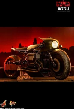 The Batman (2022) - Batcycle 1/6th Scale Hot Toys Action Figure Vehicle Accessory