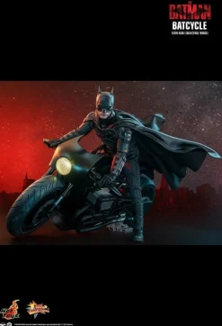 The Batman (2022) - Batcycle 1/6th Scale Hot Toys Action Figure Vehicle Accessory