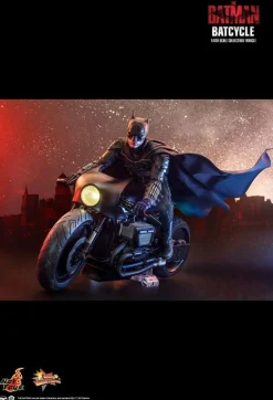 The Batman (2022) - Batcycle 1/6th Scale Hot Toys Action Figure Vehicle Accessory