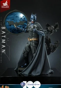 The Dark Knight (2008) - Batman (Comic Colours) Warner Bros. 100th Anniversary Hot Toys 1/6th Scale Action Figure