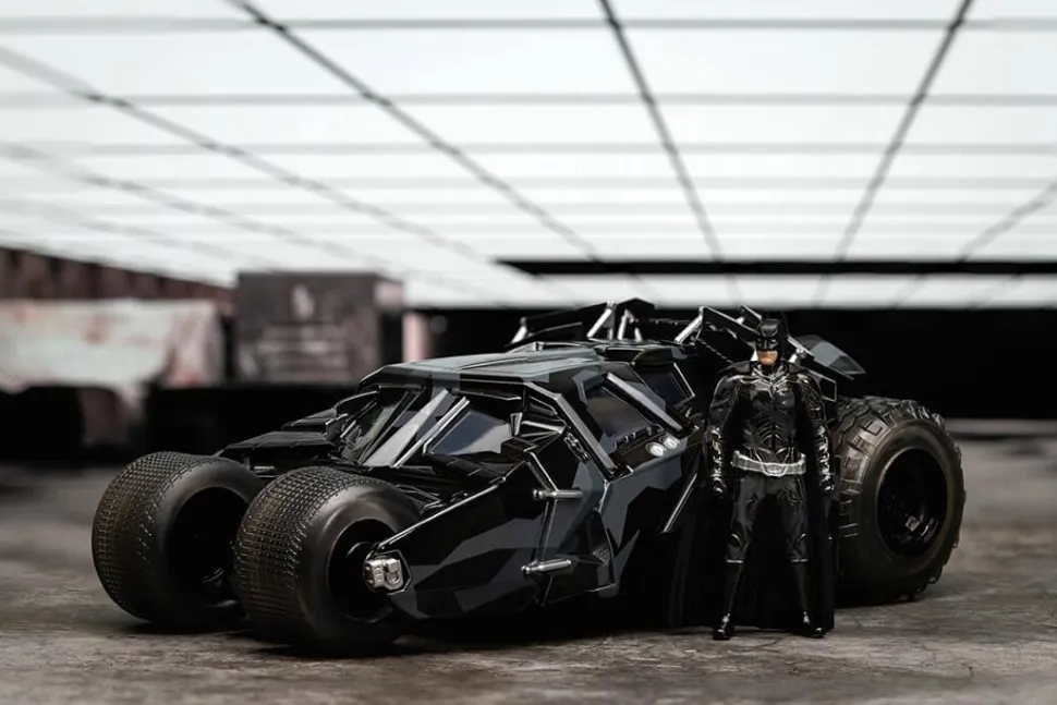 The Dark Knight (2008) - Batman & Tumbler Batmobile (Black Camo) 1/24th Scale Figure & Die-Cast Vehicle Replica Set (2023 SDCC Exclusive)