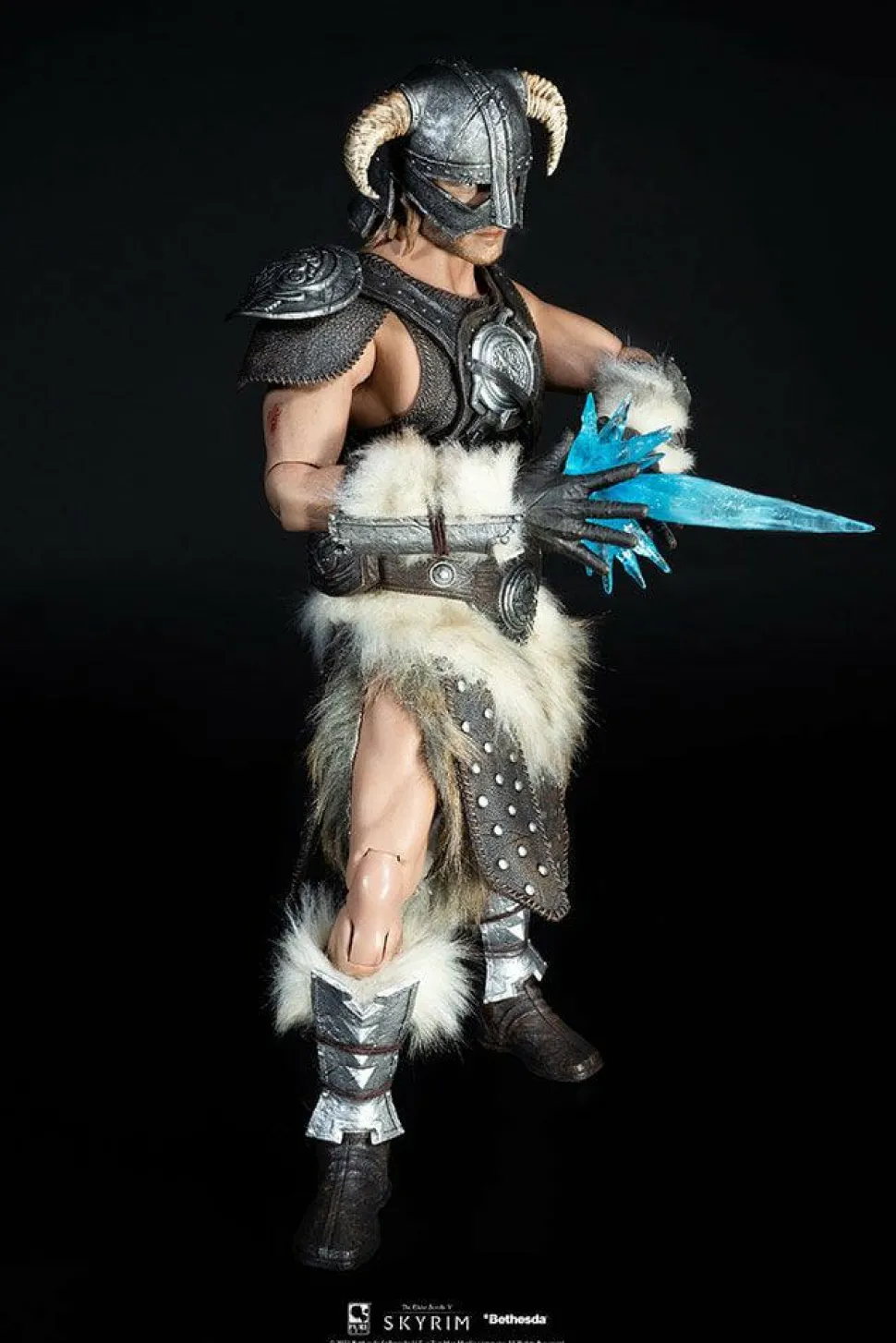 The Elder Scrolls V: Skyrim - Dragonborn Deluxe 1/6th Scale Action Figure