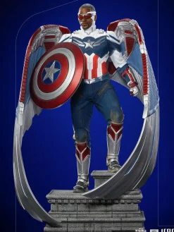 The Falcon and the Winter Soldier - Captain America Sam Wilson Complete Version 1/4 Scale Legacy Statue