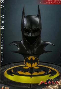 The Flash (2023) - Batman (Modern Suit) 1/6th Scale Hot Toys Action Figure