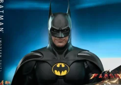 The Flash (2023) - Batman (Modern Suit) 1/6th Scale Hot Toys Action Figure
