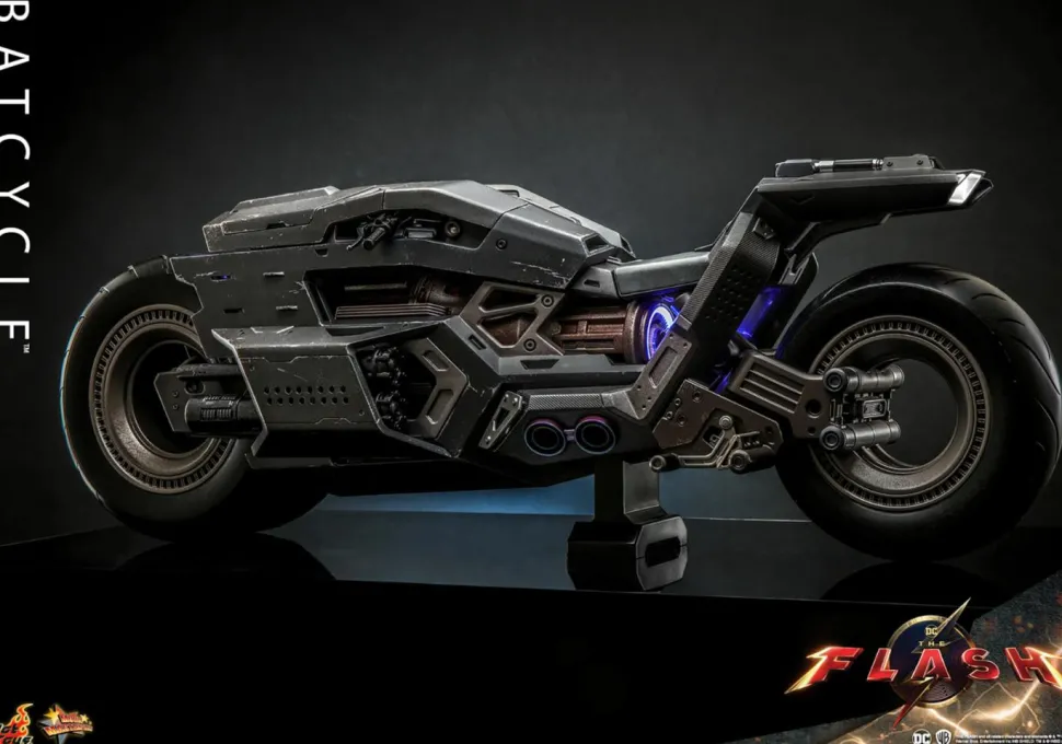 The Flash - Batcycle 1/6th Scale Hot Toys Action Figure Vehicle Accessory
