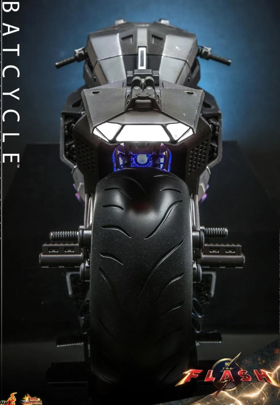 The Flash - Batcycle 1/6th Scale Hot Toys Action Figure Vehicle Accessory
