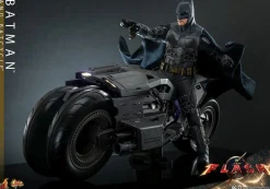 The Flash - Batman & Batcycle 1/6th Scale Hot Toys Action Figure (Set of 2)