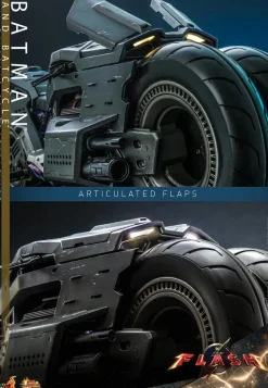 The Flash - Batman & Batcycle 1/6th Scale Hot Toys Action Figure (Set of 2)