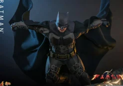 The Flash - Batman 1/6th Scale Hot Toys Action Figure