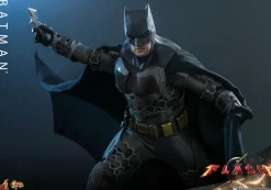 The Flash - Batman 1/6th Scale Hot Toys Action Figure