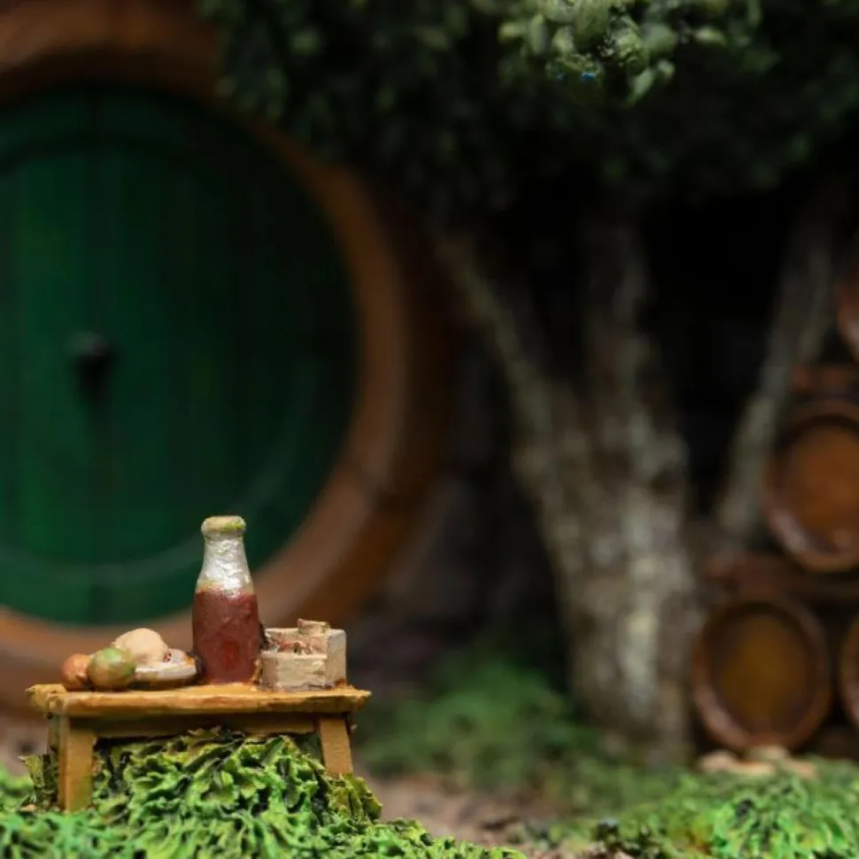 The Hobbit - 15 Gardens Smial Hobbit Hole 3" Diorama Statue