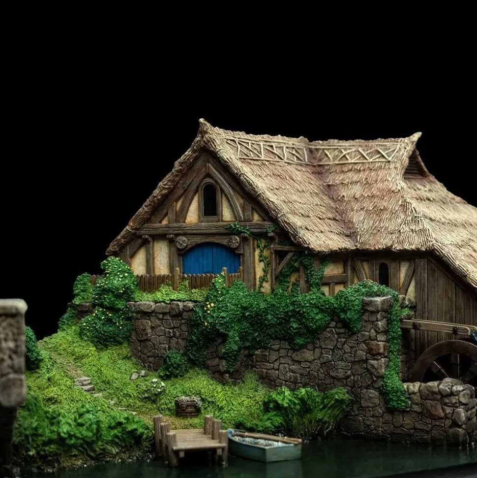 The Hobbit - Hobbiton Mill and Bridge 5" Diorama Statue