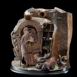 The Hobbit - Radagast in Rhosgobel 1/6th Scale Diorama Statue