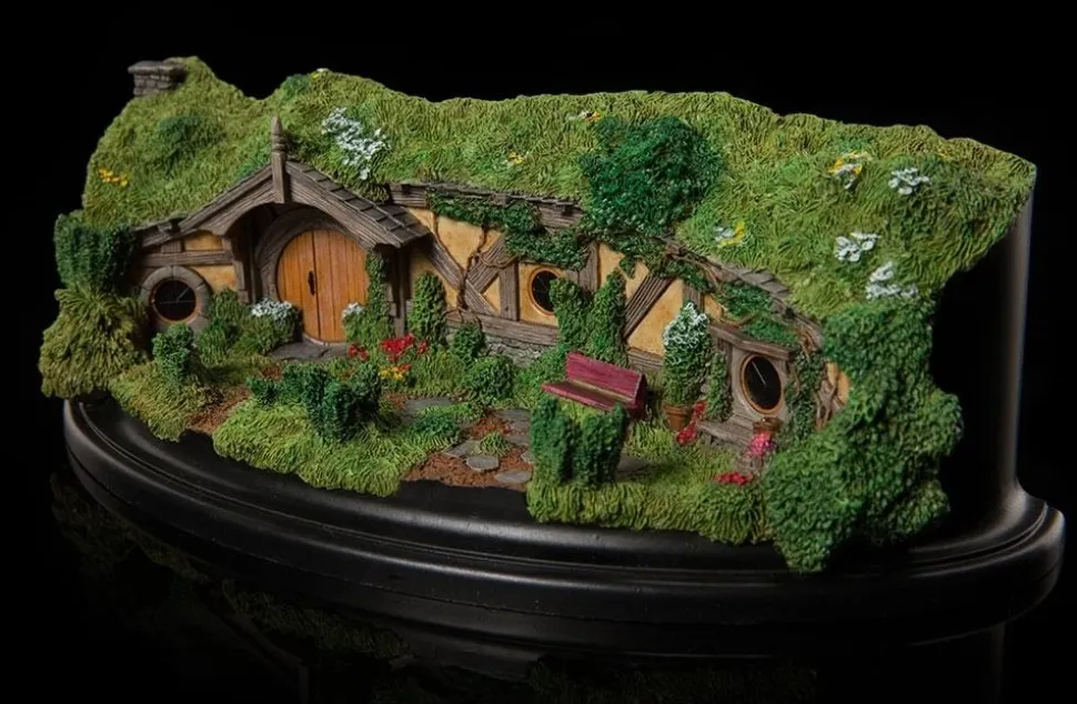 The Hobbit - The Great Garden Smial Hobbit Hole 3" Diorama Statue