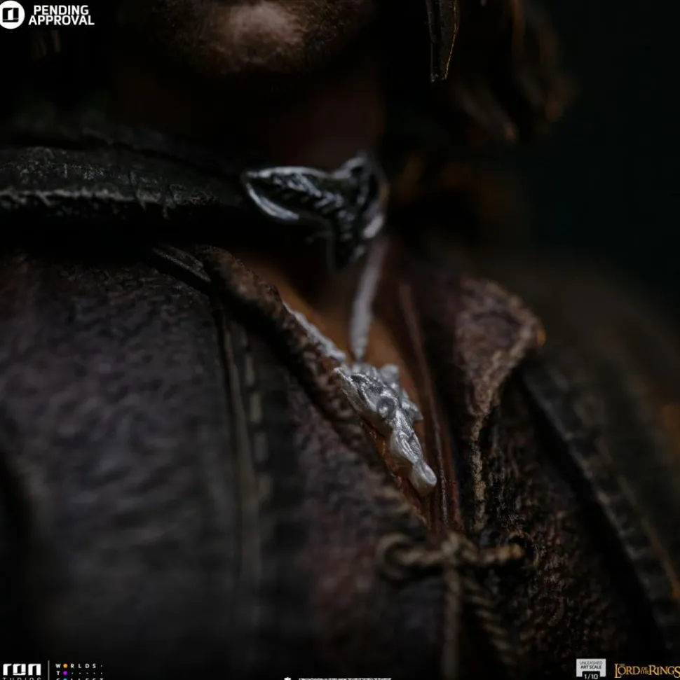 The Lord of the Rings - Aragorn Unleashed 1/10th Scale Statue