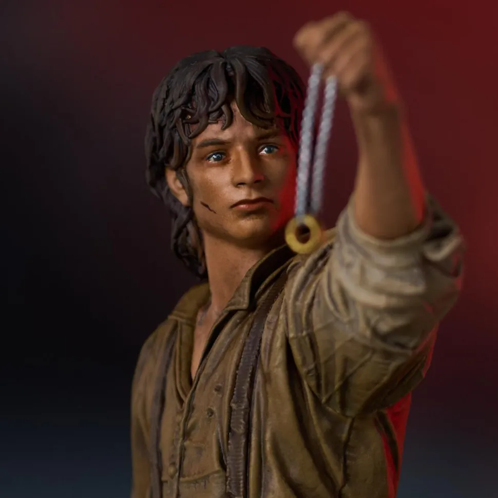 The Lord of the Rings - Frodo Baggins Gallery Deluxe 8" PVC Diorama Statue