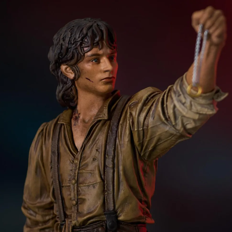 The Lord of the Rings - Frodo Baggins Gallery Deluxe 8" PVC Diorama Statue