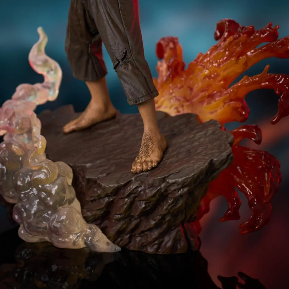 The Lord of the Rings - Frodo Baggins Gallery Deluxe 8" PVC Diorama Statue