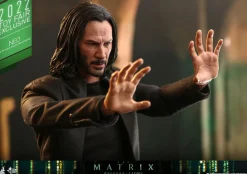 The Matrix Resurrections - Neo 1/6th Scale Hot Toys Action Figure (2022 Toy Fair Exclusive)