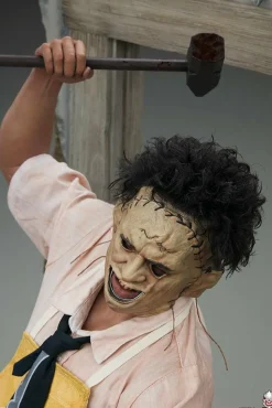 The Texas Chainsaw Massacre - Leatherface “The Butcher” 1/3 Scale Statue