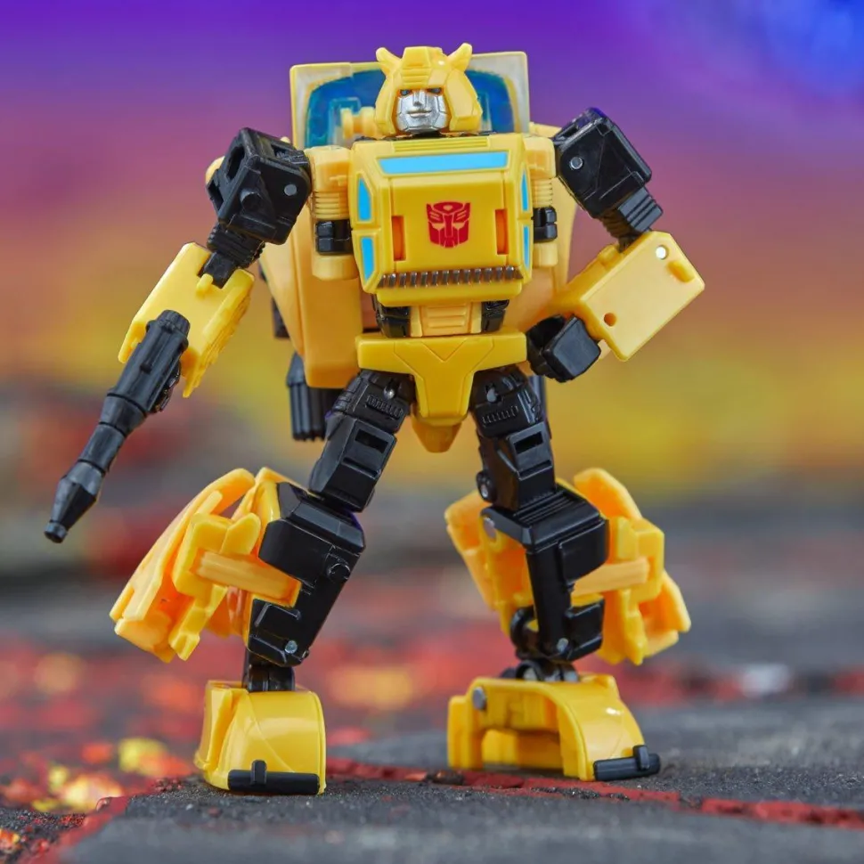 The Transformers (1984) - Origin Bumblebee Legacy United Deluxe Class 5.5" Action Figure