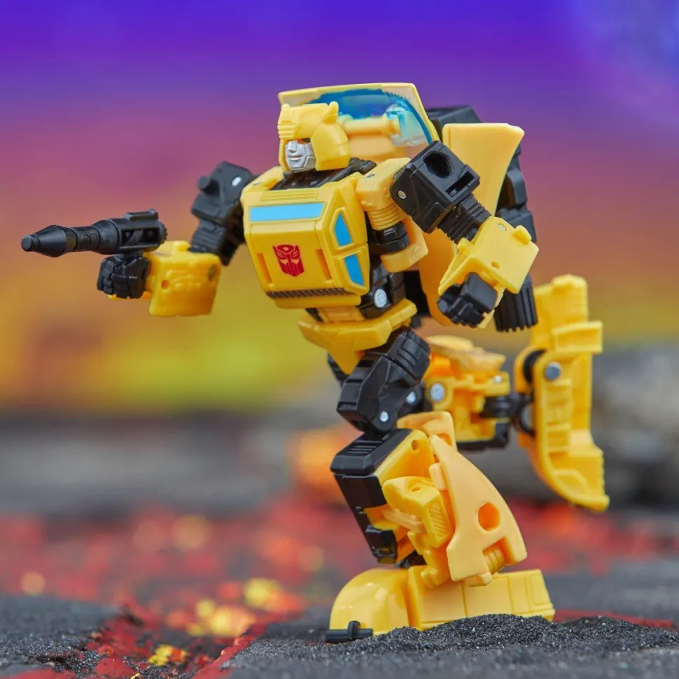 The Transformers (1984) - Origin Bumblebee Legacy United Deluxe Class 5.5" Action Figure