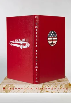 The Umbrella Academy - Volume 02 Dallas Deluxe Edition Hardcover Book