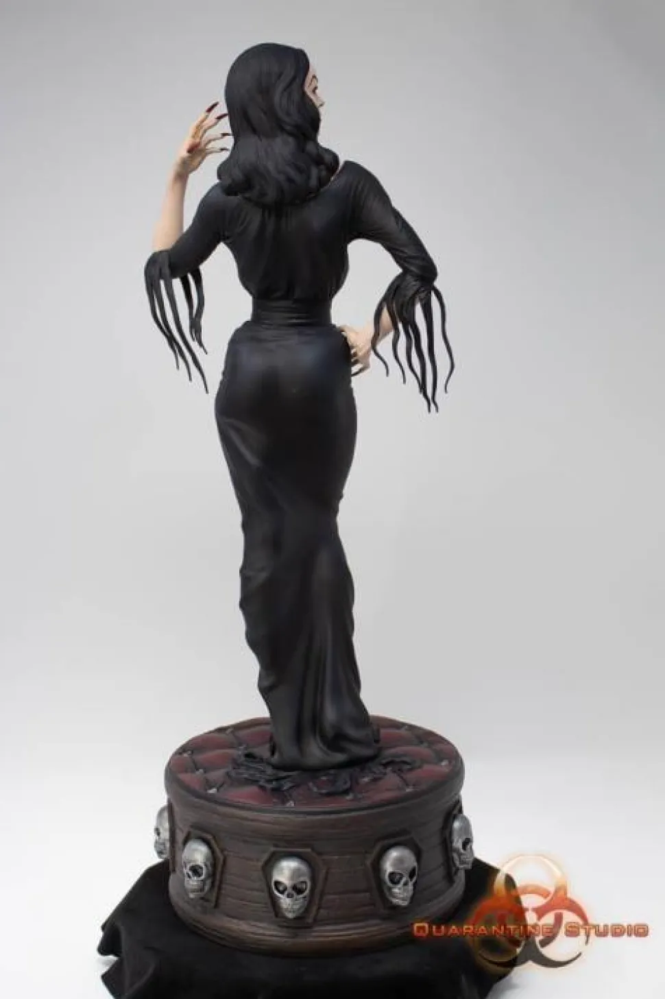The Vampira Show (1954) - Vampira Queen of the Ghouls 1/6th Scale Statue