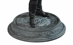 The Witcher (2019) - Geralt of Rivia 9” Figure