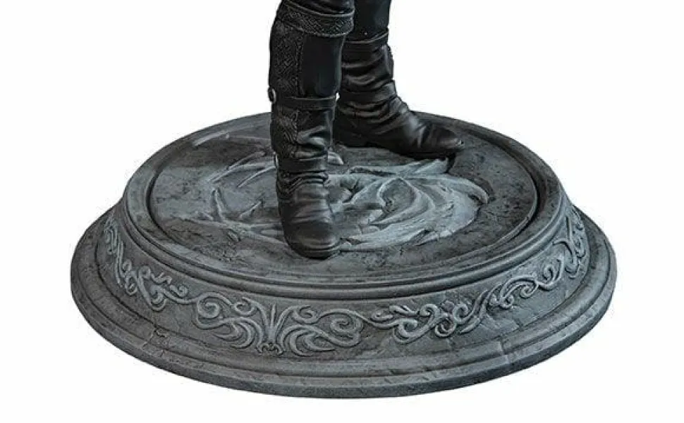 The Witcher (2019) - Geralt of Rivia 9” Figure