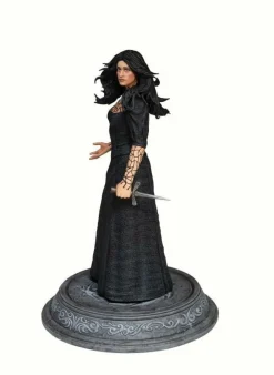 The Witcher - Yennefer of Vengerberg 9” Figure
