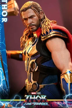 Thor 4: Love & Thunder - Thor 1/6th Scale Hot Toys Action Figure