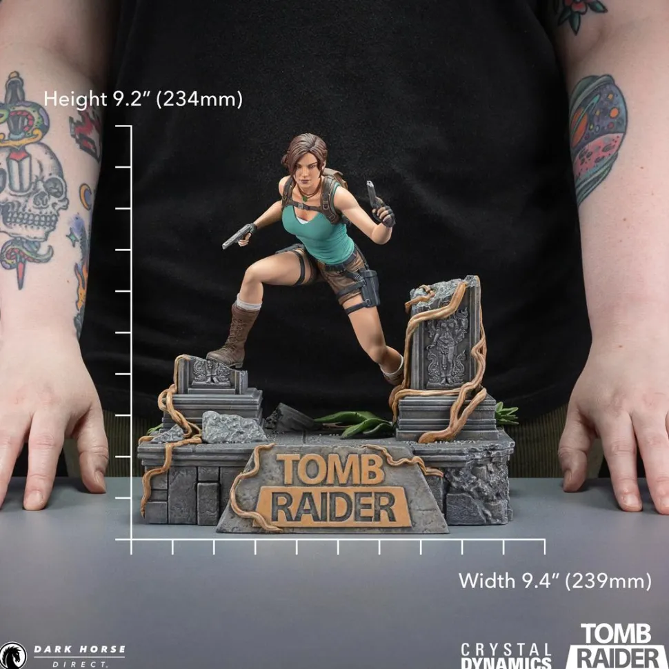 Tomb Raider - Lara Croft 9" PVC Statue