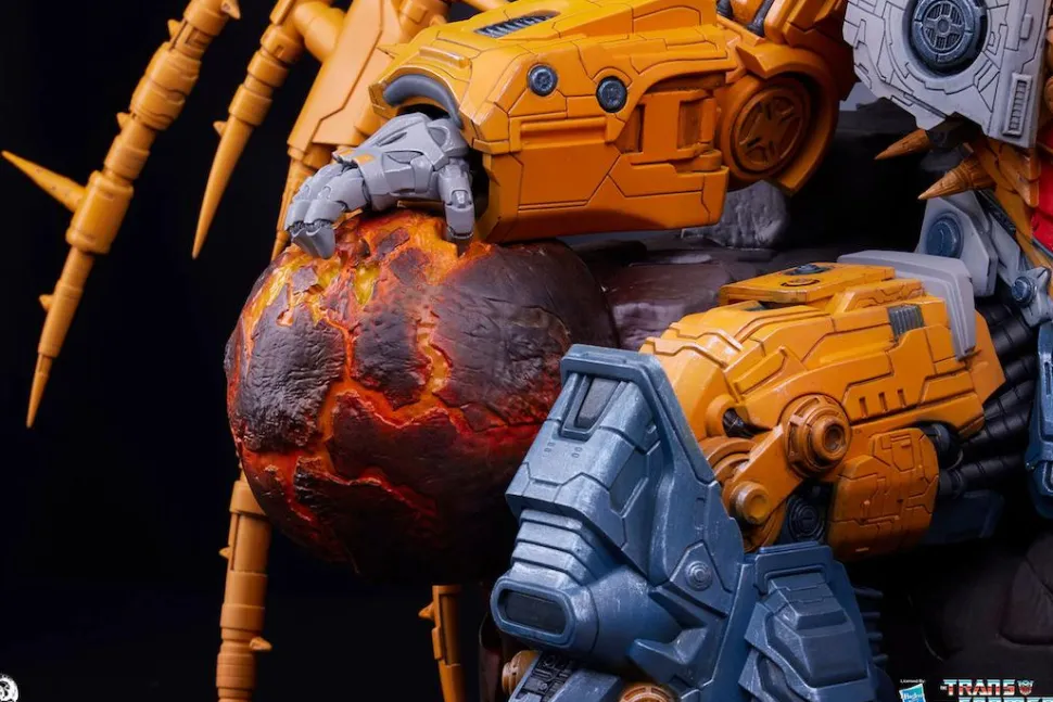 Transformers - Unicron Museum Scale 24" Statue