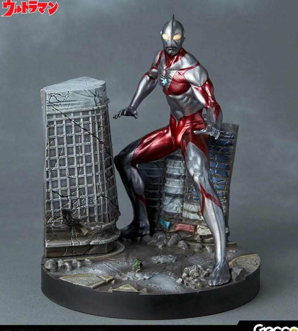 Ultraman (1966) - Ultraman Pre-Painted 11” Model Kit Statue