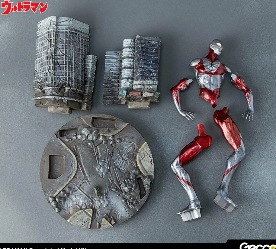 Ultraman (1966) - Ultraman Pre-Painted 11” Model Kit Statue