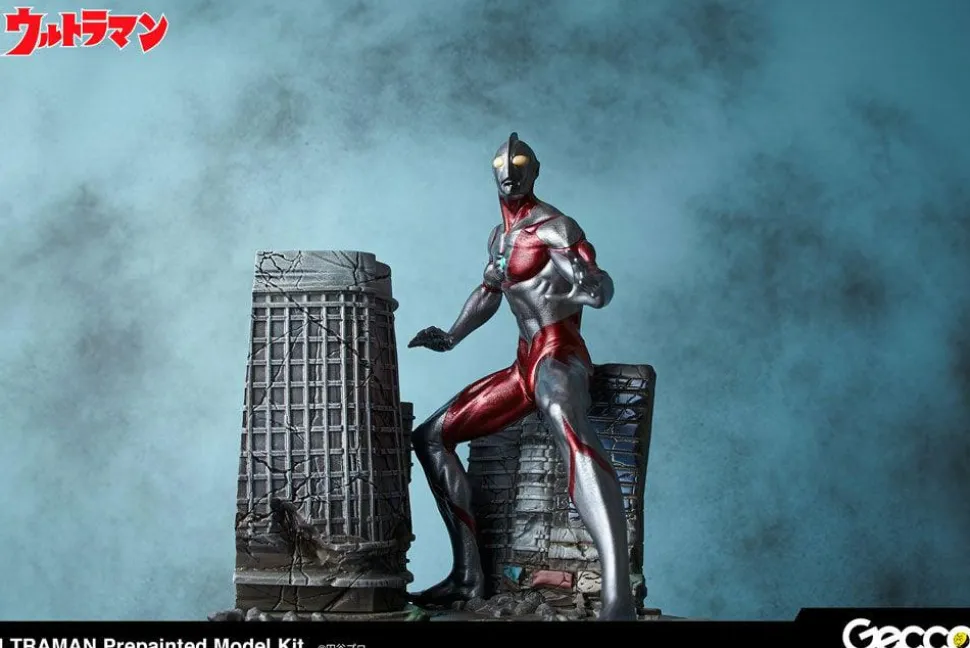 Ultraman (1966) - Ultraman Pre-Painted 11” Model Kit Statue