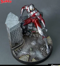 Ultraman (1966) - Ultraman Pre-Painted 11” Model Kit Statue