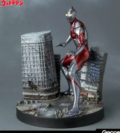 Ultraman (1966) - Ultraman Pre-Painted 11” Model Kit Statue