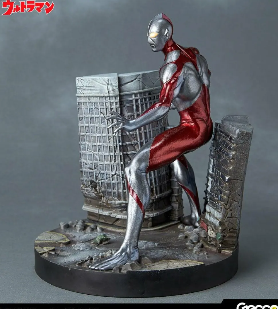 Ultraman (1966) - Ultraman Pre-Painted 11” Model Kit Statue