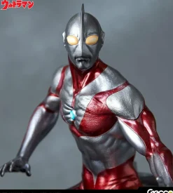 Ultraman (1966) - Ultraman Pre-Painted 11” Model Kit Statue