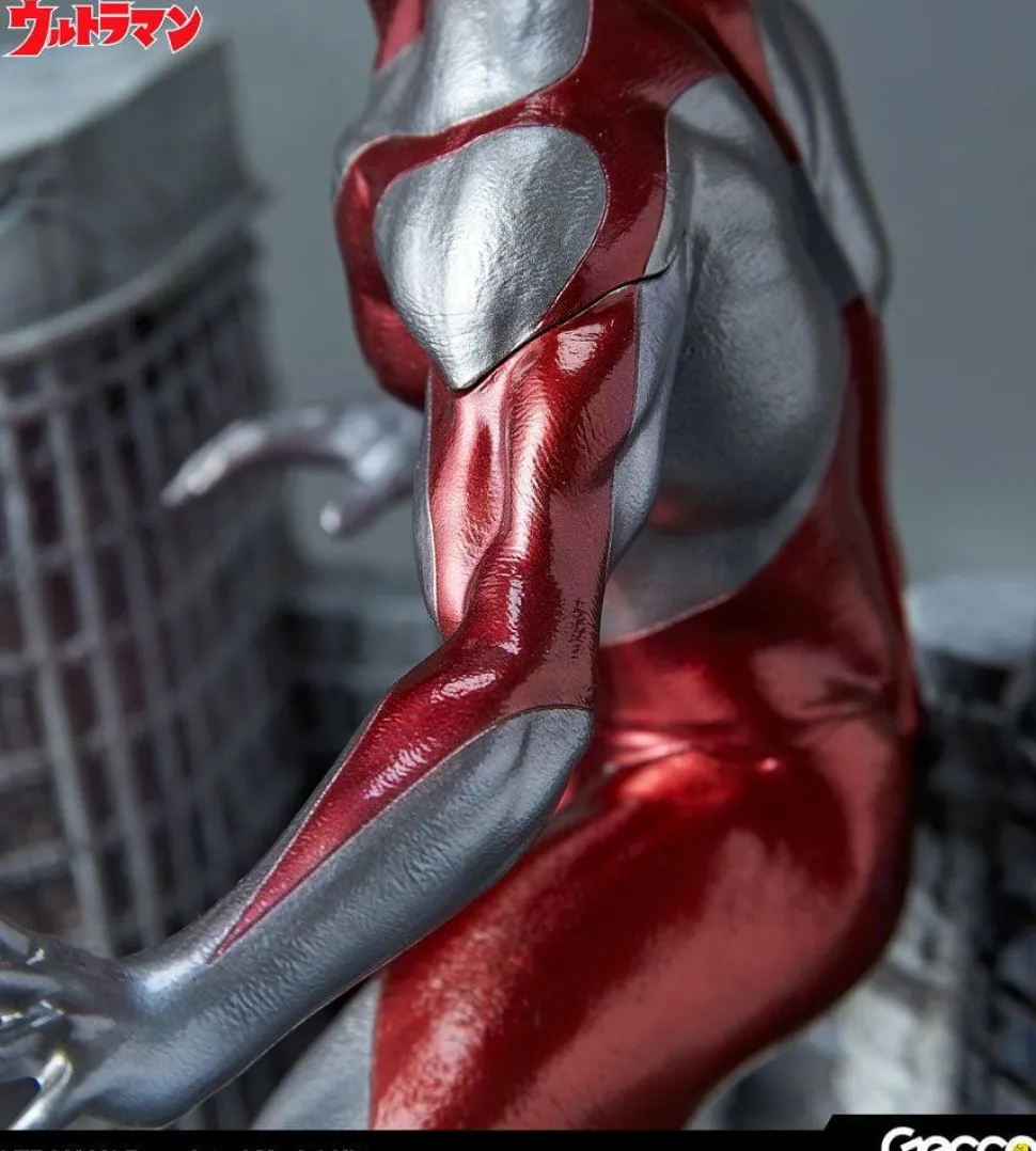 Ultraman (1966) - Ultraman Pre-Painted 11” Model Kit Statue
