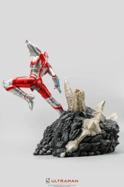 Ultraman - Ultraman vs Black King 1/4 Scale Statue (Int Sales Only)