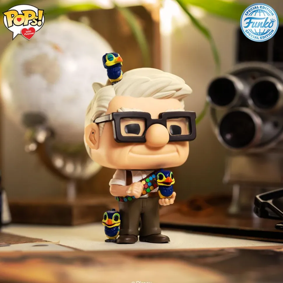 Up (2009) - Carl Pops! with Purpose Pop! Vinyl Figure (Popcultcha Exclusive)