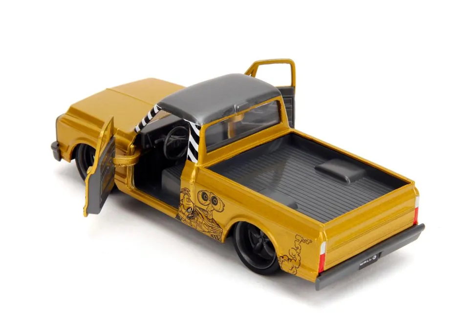 Wall-E - 1972 Chevrolet Cheyenne 1/32 Scale Die-Cast Vehicle Replica